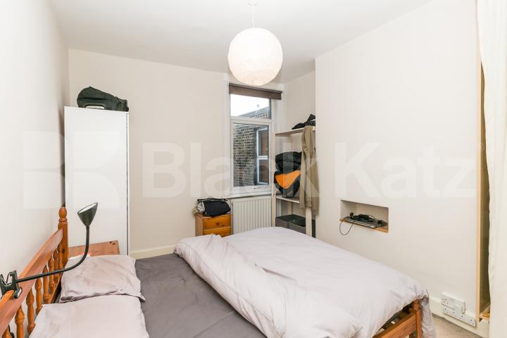 top floor 1 bedroom property in the heart of Crouch end Glebe Road, Crouch End